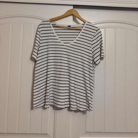 Old Navy Luxe V Neck T Shirt Large White Black Stripes Short Sleeve Rayon Blend - Picture 1 of 3